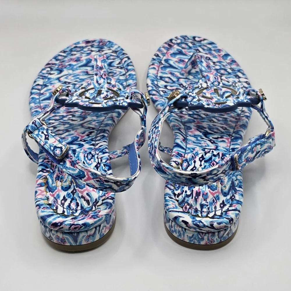 NWOT Crown And Ivy Girls Wylie Thong Sandals Size 12 Blue & Pink Paisley Print